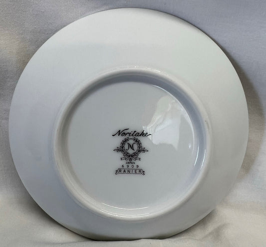 Noritake Ranier (6909) Berry Bowl Japan White Floral Platinum Trim