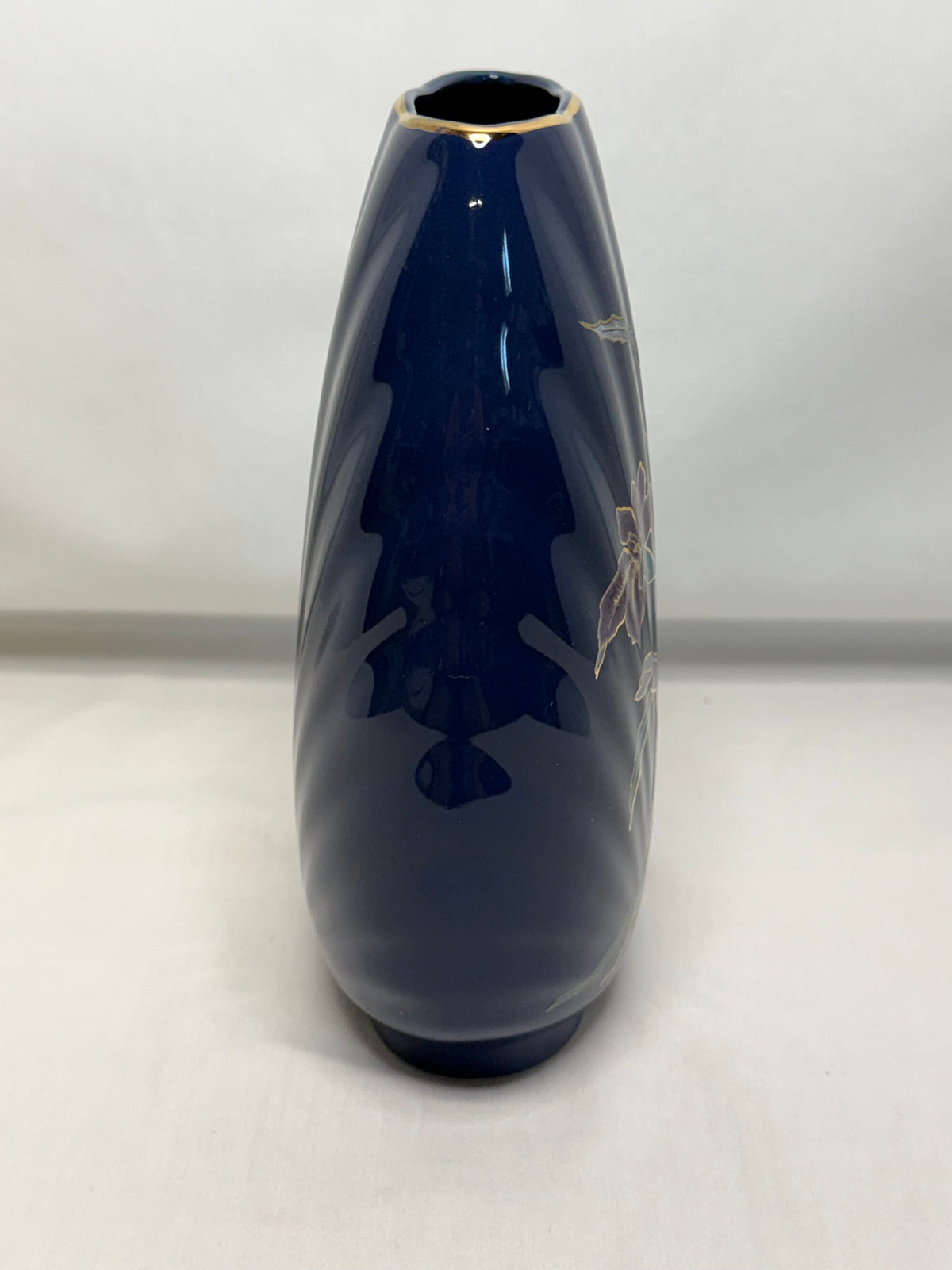Shaddy Japan 7-1/4 Cobalt Blue Vase Red & Purple Lilies Gold Trim