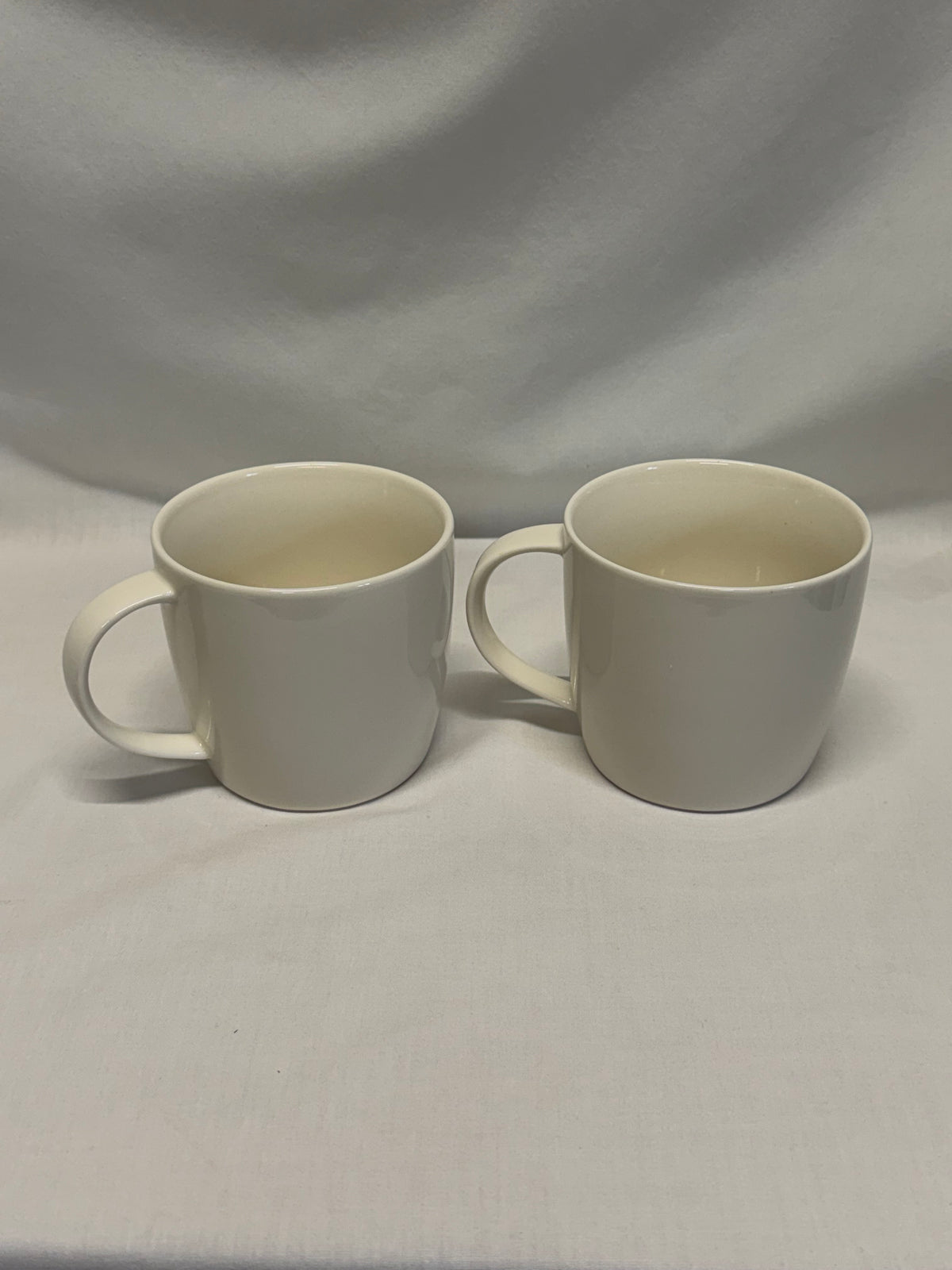 Set of 2 2013 Starbucks 12 oz White Mugs Green & White Siren Logo
