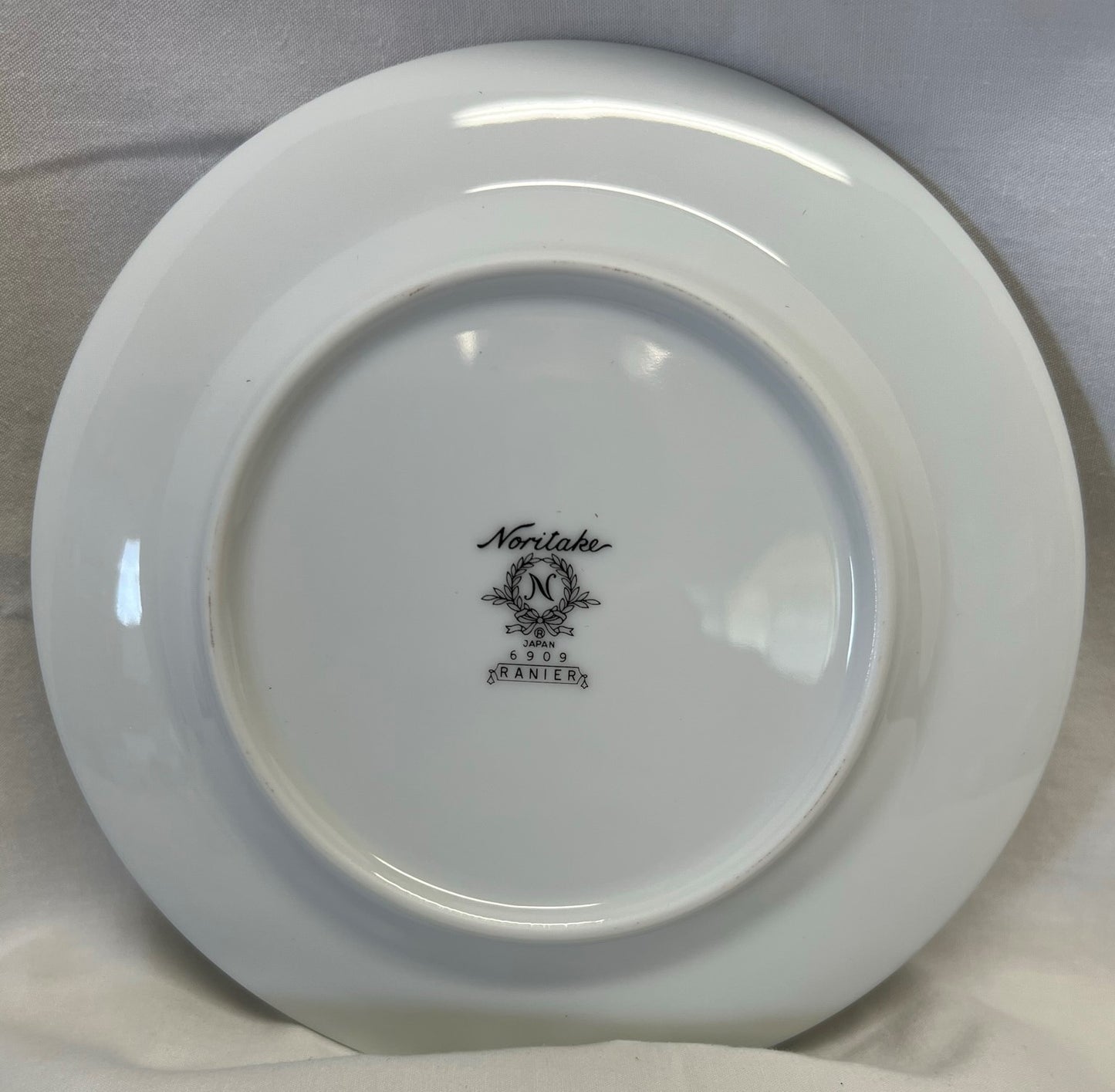 Noritake Ranier (6909) Bread & Butter Plate Japan White Floral Platinum Trim