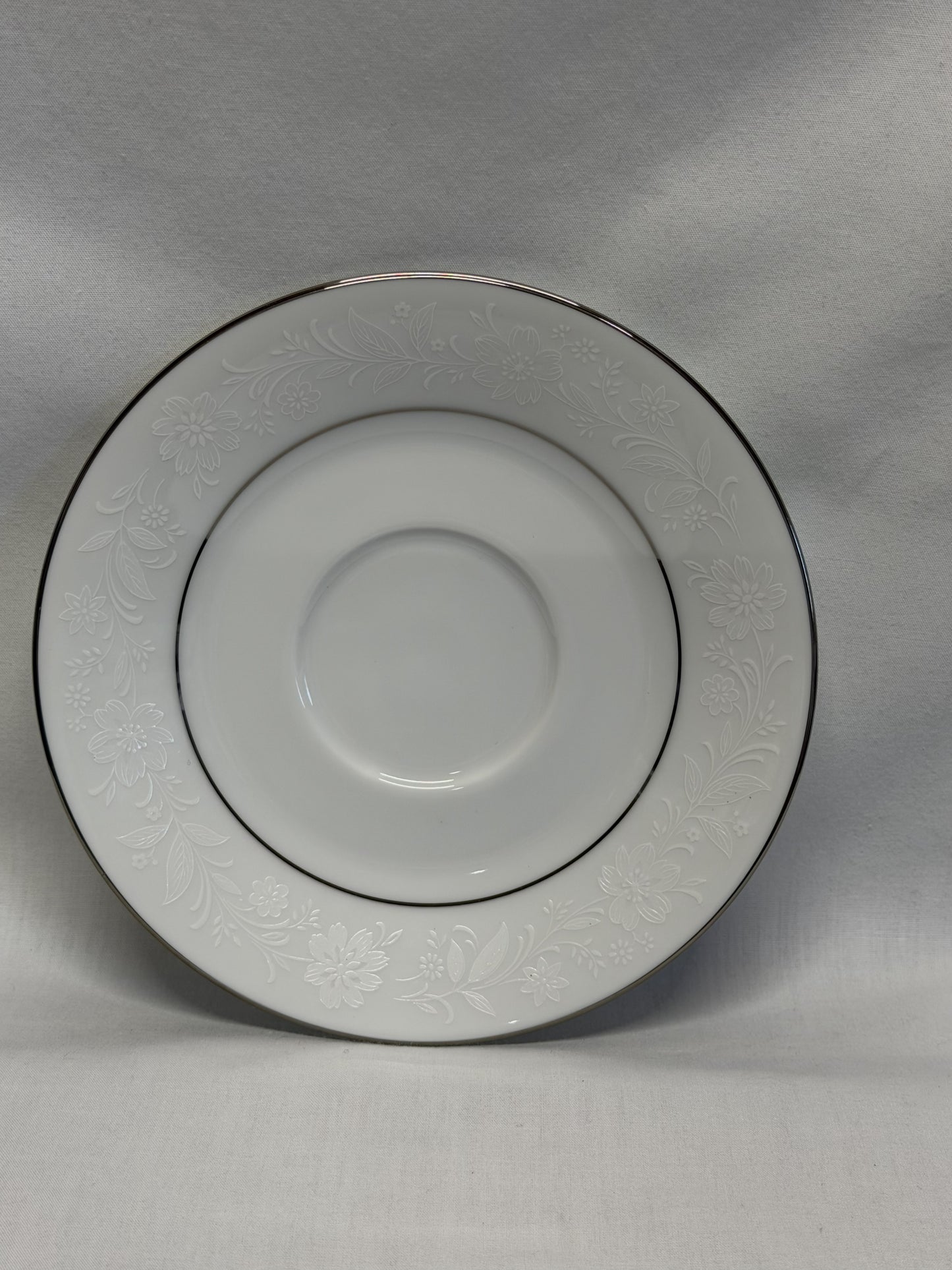 Noritake Ranier (6909) Saucer/Plate Japan White Floral Platinum Trim