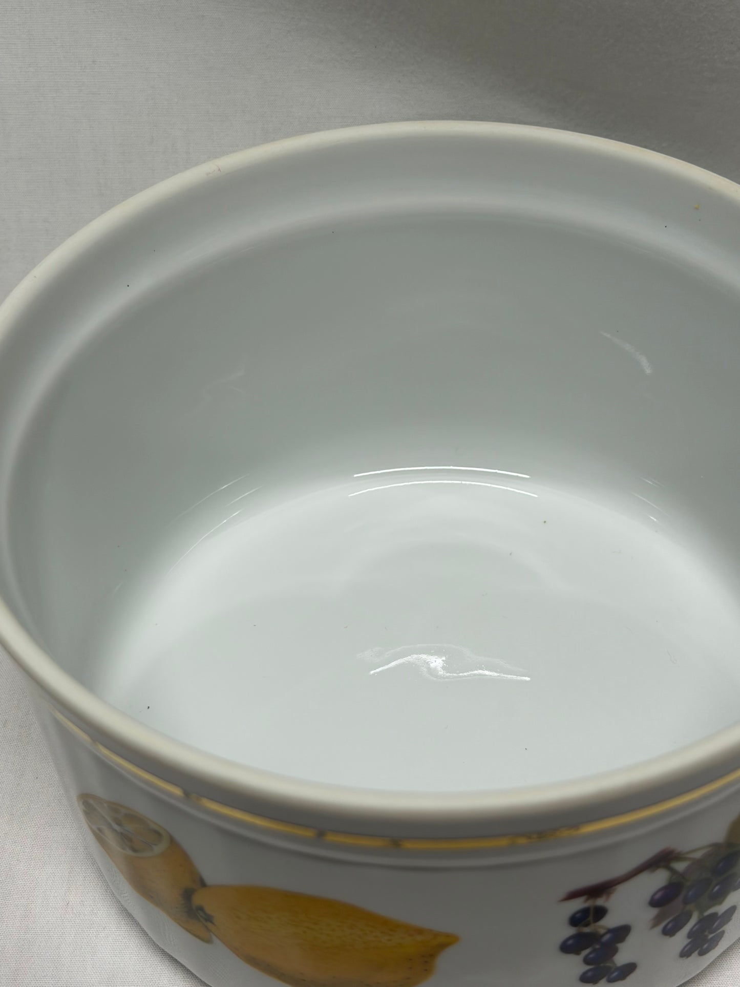 Royal Worcester Evesham Gold 6.25 Souffle Dish England