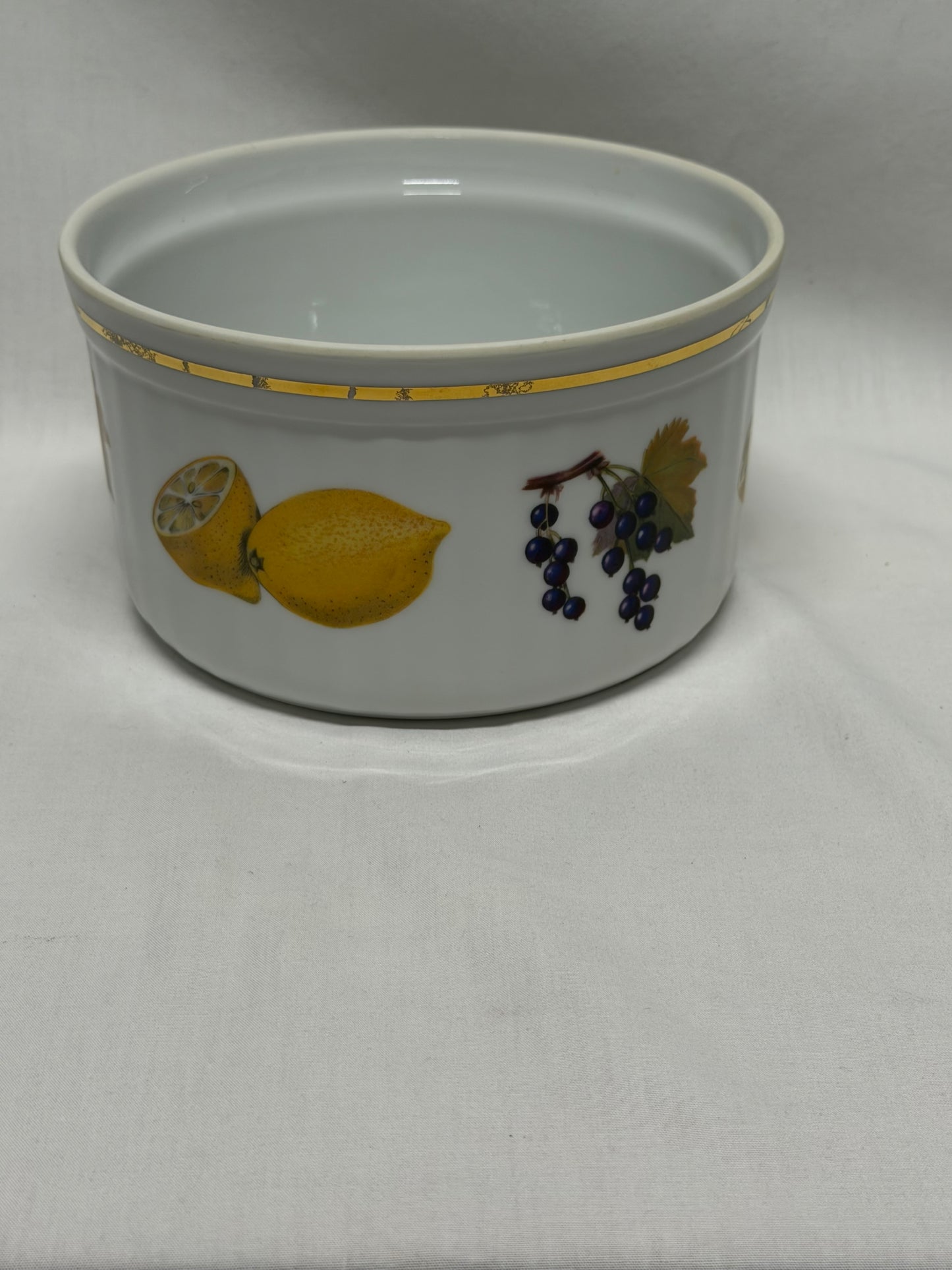 Royal Worcester Evesham Gold 6.25 Souffle Dish England
