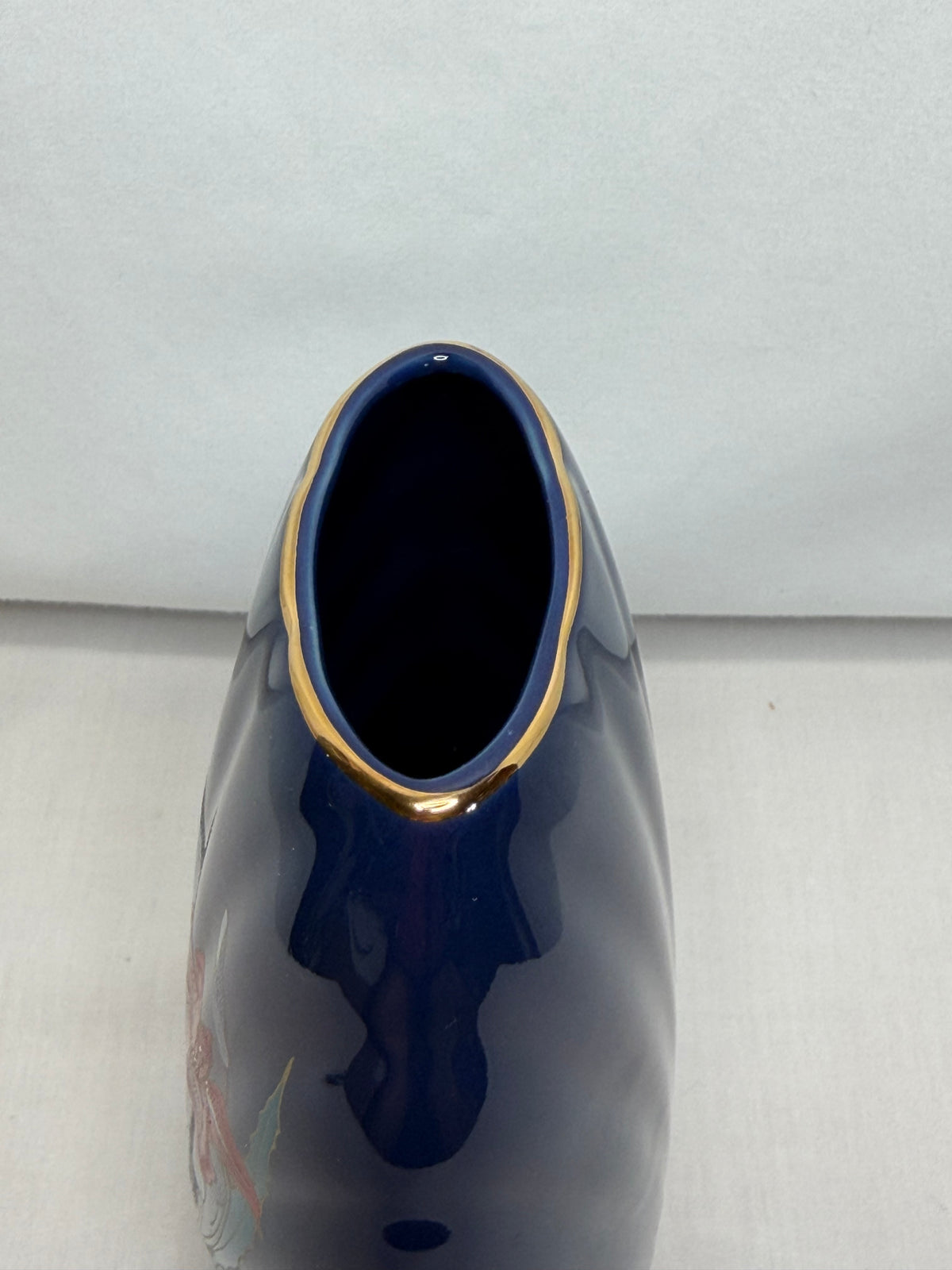 Shaddy Japan 7-1/4 Cobalt Blue Vase Red & Purple Lilies Gold Trim
