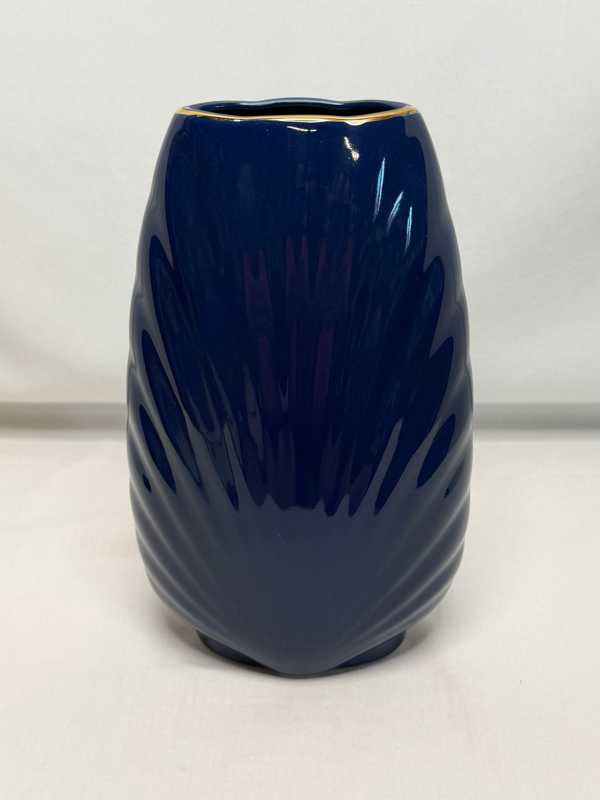 Shaddy Japan 7-1/4 Cobalt Blue Vase Red & Purple Lilies Gold Trim
